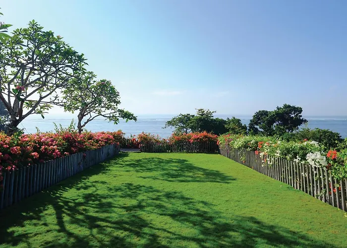 Maya & Resort Sanur (Bali)